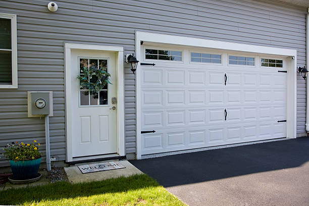 24/7 Emergency Garage Door Roller Replacement experts in Hinton, WV